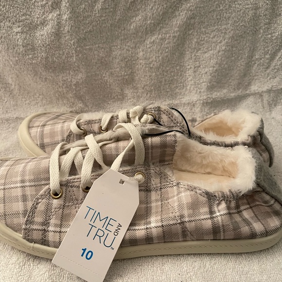 COPY - Time and tru canvas sneakers - Picture 1 of 5